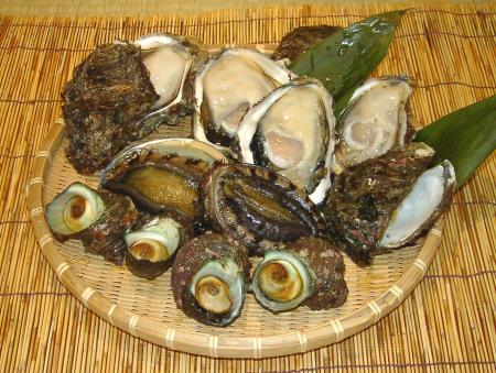 岩牡蠣は生で あわびはお刺身かバター焼き あわび岩牡蠣と魚介